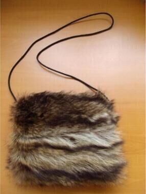 NEW NATURAL RACCOON RACOON FUR HANDBAG HAND MUFF PURSE WOMEN WOMAN 10" X 9"